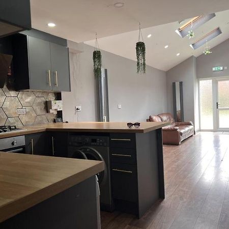 6D Hosting Apartment Coventry Luaran gambar