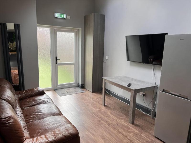 6D Hosting Apartment Coventry Luaran gambar