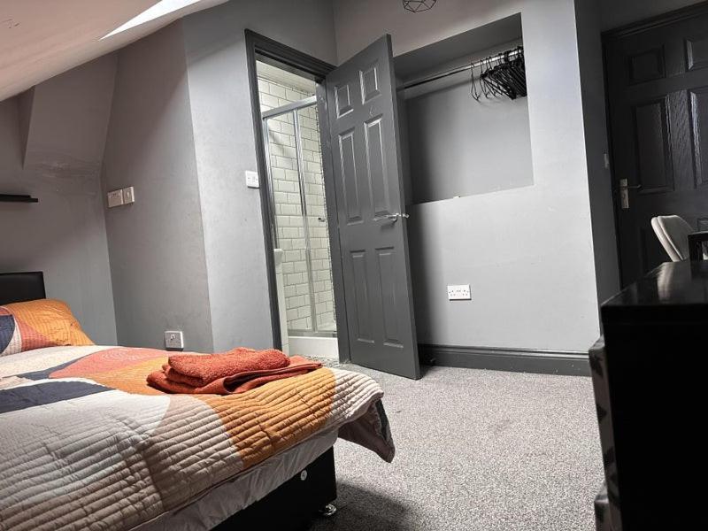 6D Hosting Apartment Coventry Luaran gambar