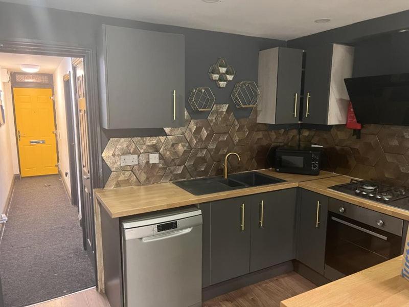 6D Hosting Apartment Coventry Luaran gambar