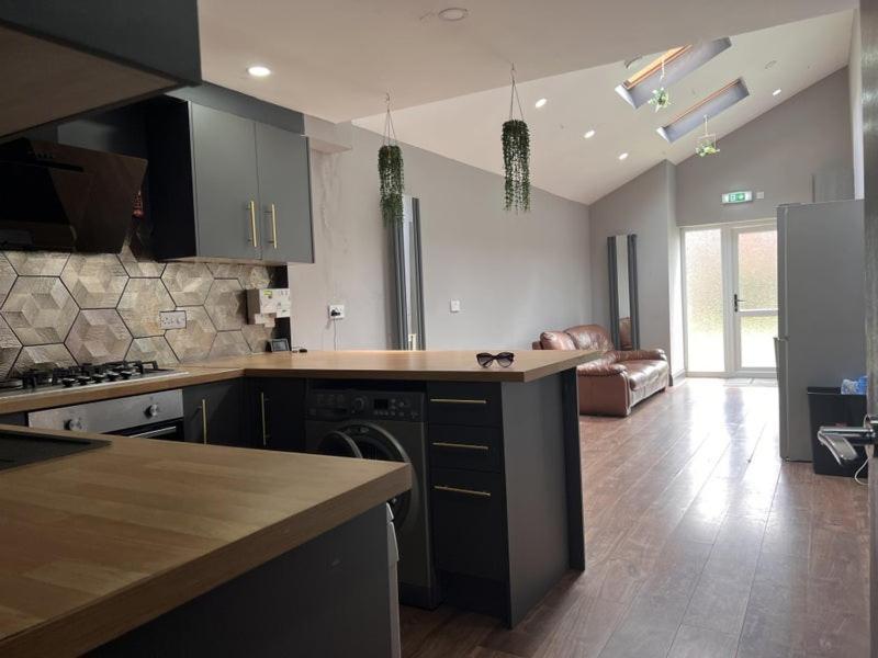 6D Hosting Apartment Coventry Luaran gambar